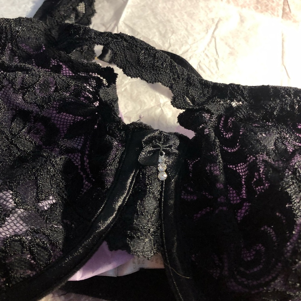 Secret Treasures 38C Bra - Picture 2 of 4